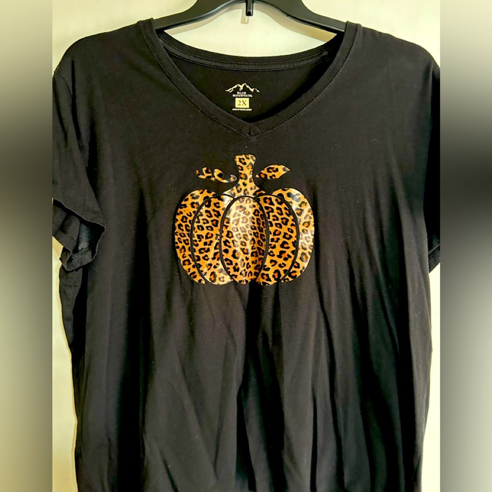 Leopard Pumpkin Graphic Black Tee